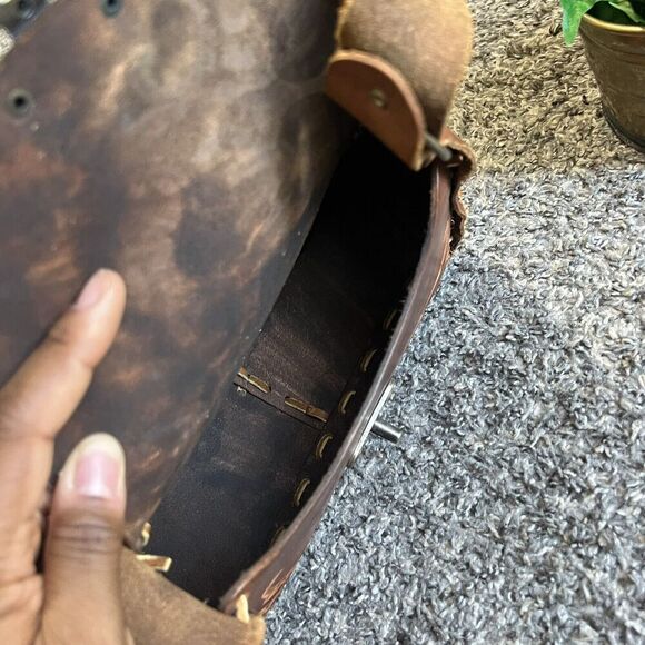 Beautiful Well Made Leather Shoulder Bag Hand TOOLED Dragon Flower Brown Small - Picture 12 of 14